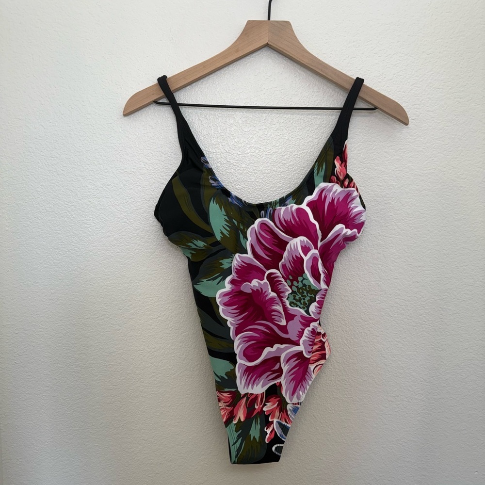 NEW! Kona Sol Floral One Piece Floral Swimsuit Size Small - Picture 2 of 9